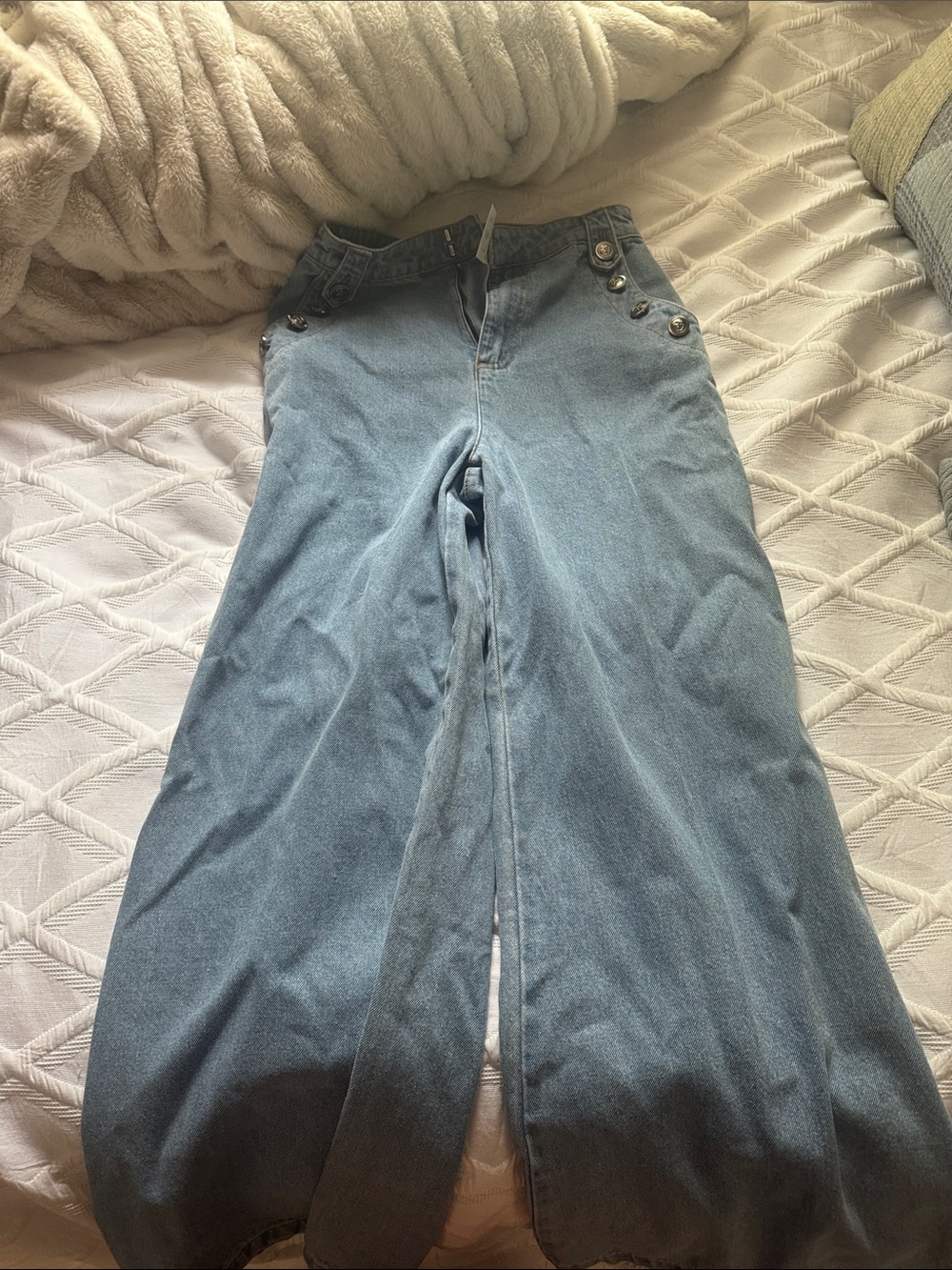 Women’s Straight Leg Jeans in Light Blue - Classic High-Rise Style
